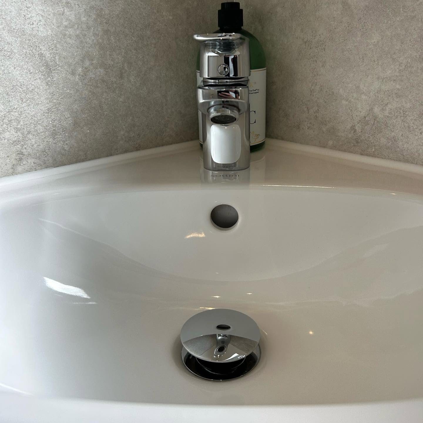 Sparkling clean kitchen sink corner